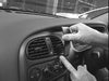 ProClip Fahrzeughalter für Rechtslenker 652737 - Mittelbefestigung - Holden Commodore VX 98-02, Holden Commodore VT 98-02, Holden Executive 98-02 und weitere