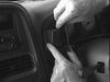 ProClip Fahrzeughalter für Rechtslenker 652751 - Mittelbefestigung- NUR für Original-Stereo - Nissan Navara 99-05, Nissan King Cab 00-06