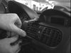 ProClip Fahrzeughalter 852855 - Mittelbefestigung- NUR für Modelle mit Info-Anzeige - Opel Corsa 01-06, Opel Combo 02-11